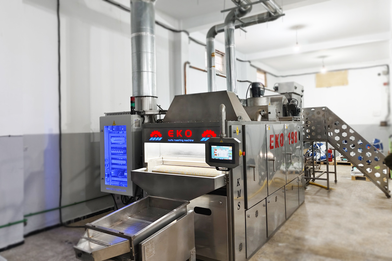 Nuts roasting machine